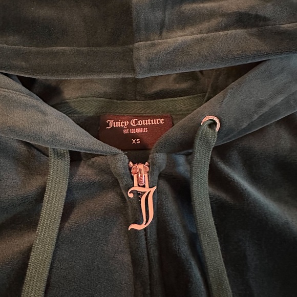 Juicy Couture Zip Up - Picture 2 of 2